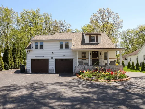 11 Hampton St, Auburn, MA 01501