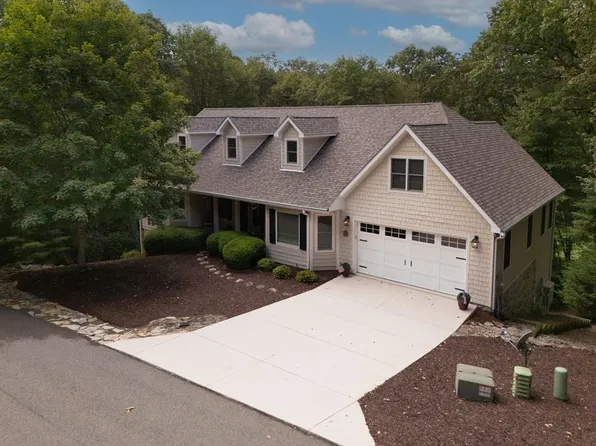 127 Henry Pl, Daniels, WV 25832