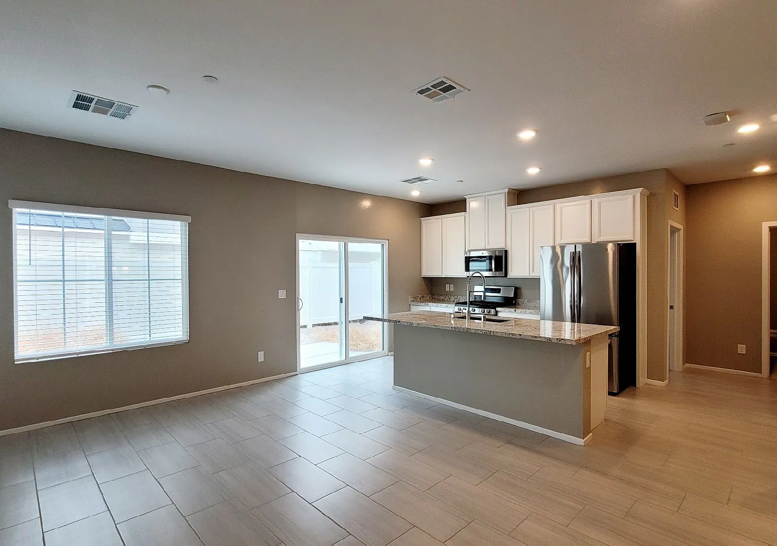 544 Teovani St #916 - 3 bedrooms, 3 bathrooms, 1768 SQFT — Photo 4
