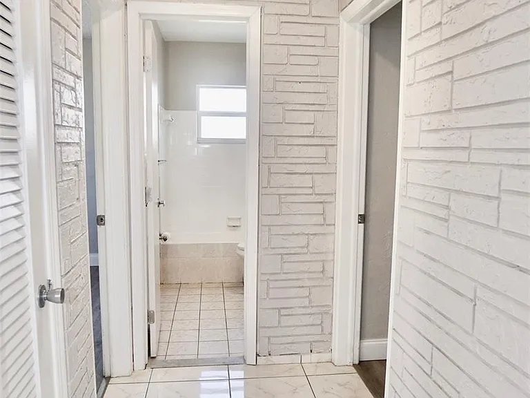5908 NW 81st Ave — Photo 25