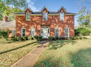 11 S Crownpointe Dr, Jackson, MS 39211