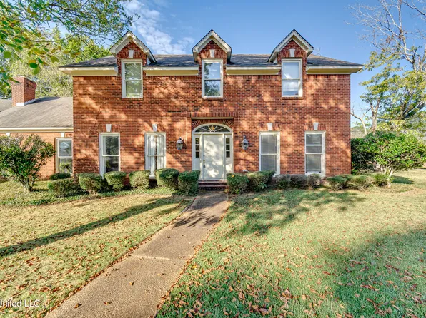 11 S Crownpointe Dr, Jackson, MS 39211