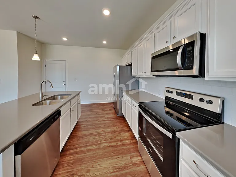 151 Hazel Park Dr — Photo 3