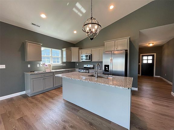 3rd image of 7454 Clarence Ct