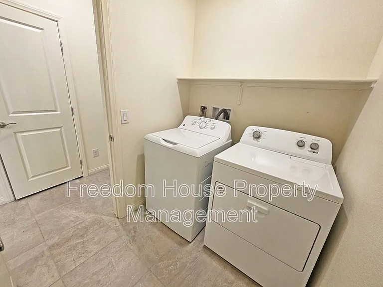 56 Pioneer Range Ave — Photo 20
