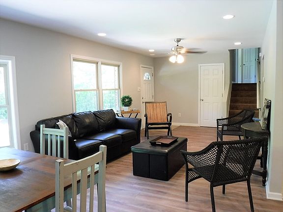 3rd image of 204 Highland Forest Dr