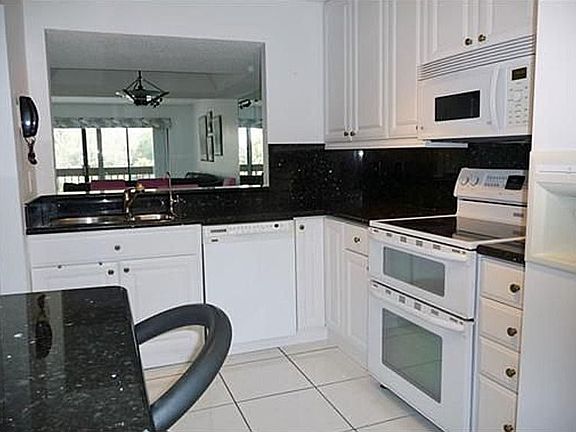 3rd image of 240 Captains Walk APT 518