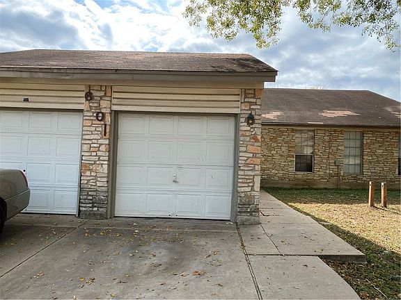 3rd image of 6701 Deatonhill Dr #B