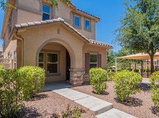1061 S Hawk Ln, Gilbert, AZ 85296