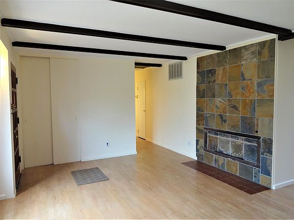 3rd image of 2565 Carmel St