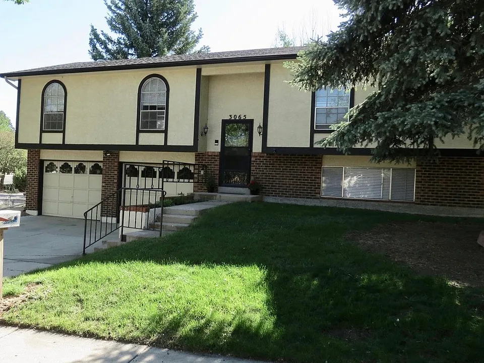 3065 Wandering Ct