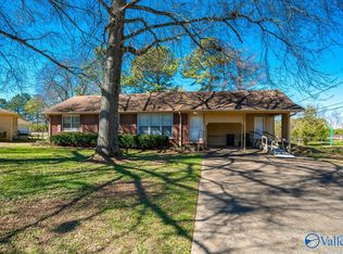 203 Curtis Dr SE, Huntsville, AL 35803