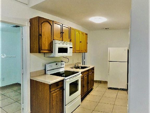 4th image of 207 NW 65th Ave #B