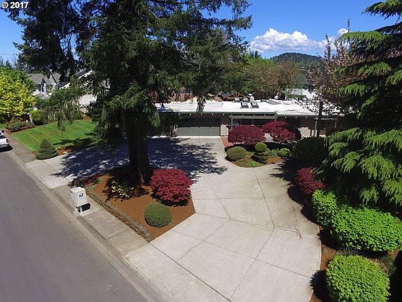 2nd image of 3017 NE 183rd Pl