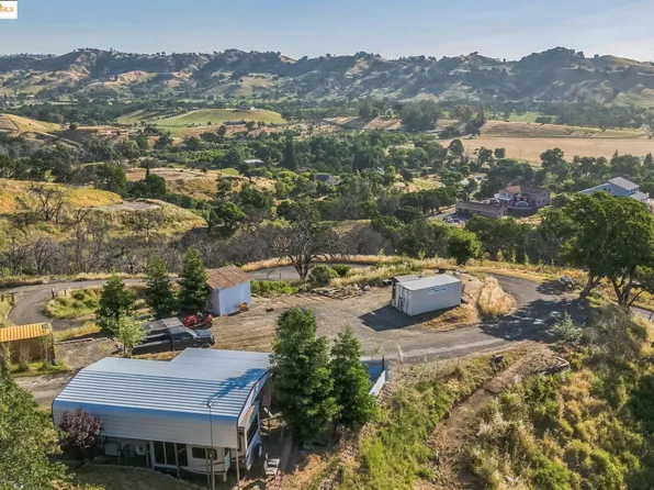 7100 Carral Ln, Vacaville, CA 95688