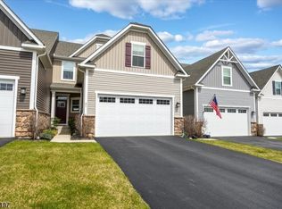 21 Sharp Shinned Ct, Washington, NJ 07882