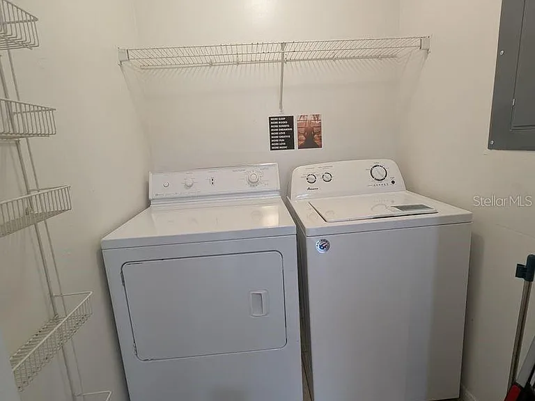 2601 SW Archer Rd #203 — Photo 8