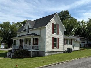 302 Spring St, Mount Airy, NC 27030