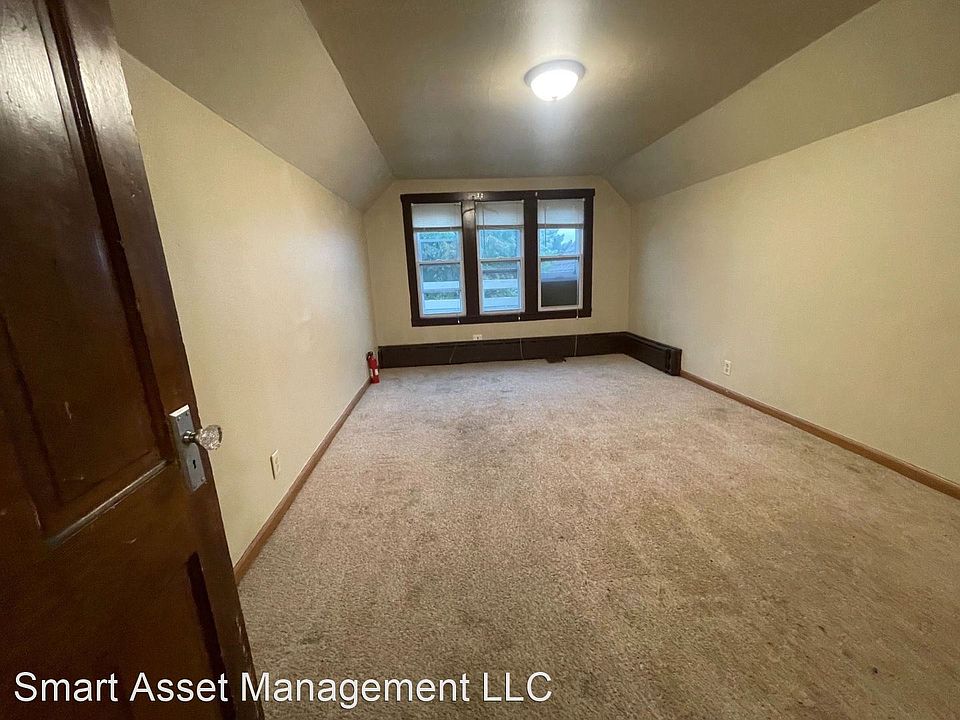 1st image of 3632 E Plankinton Ave Floor 10247267-3