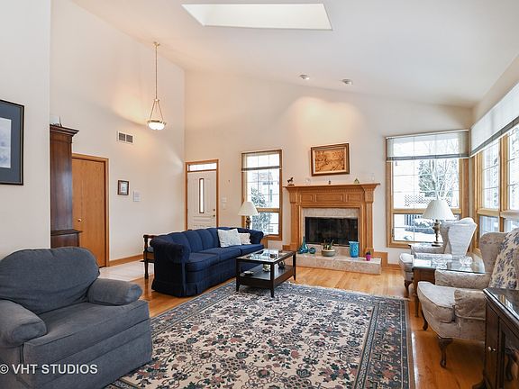 2nd image of 5 Moorings Dr
