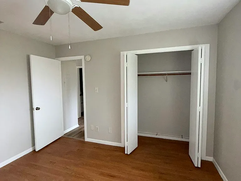 1690 Hofheinz St #B2 — Photo 7