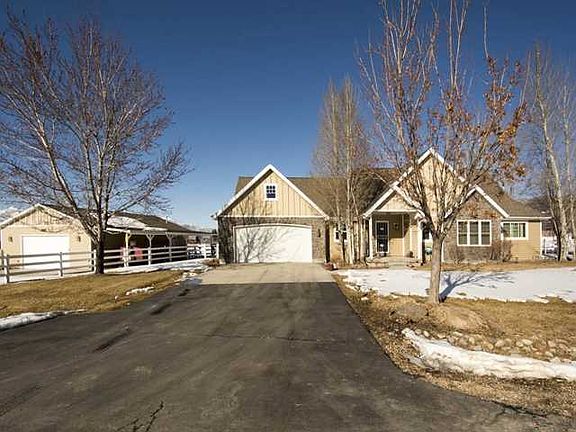 2nd image of 3315 E Horse Thief Dr