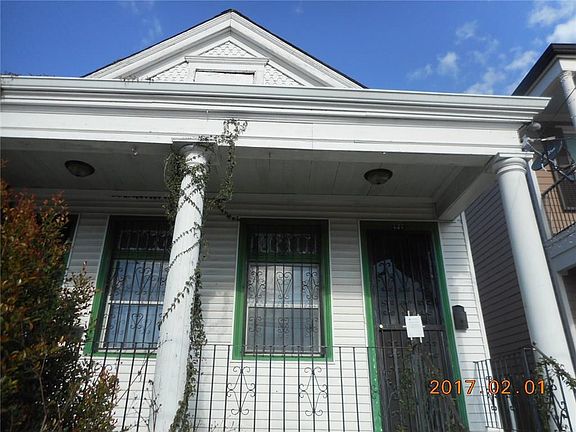2nd image of 222527 Lasalle St