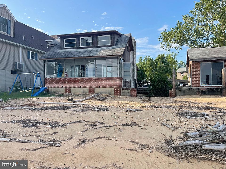 2nd image of Long Beach Rd