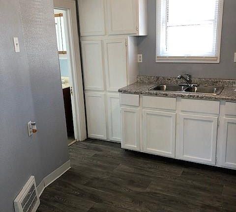 3rd image of 4736 E 94th St