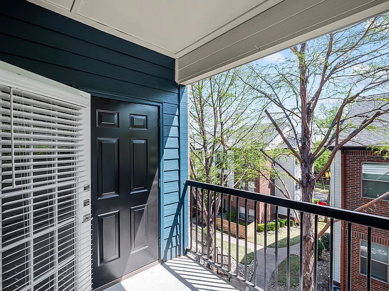 Larkin Apartment Homes — Photo 38