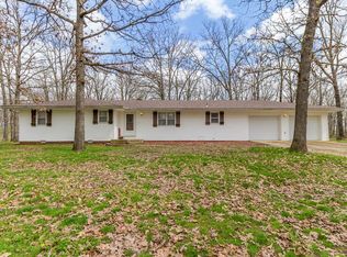 27148 Olympic Dr, Lebanon, MO 65536
