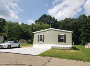 5383 L St NE, Magnolia, OH 44643