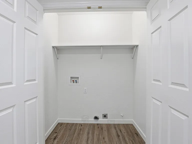 1525 NE 8th St — Photo 18