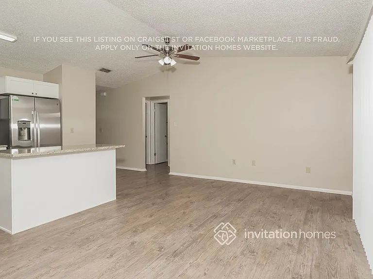 1325 Periwinkle Ct — Photo 3