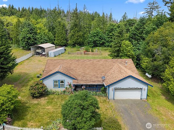3rd image of 866 SE Somers Drive