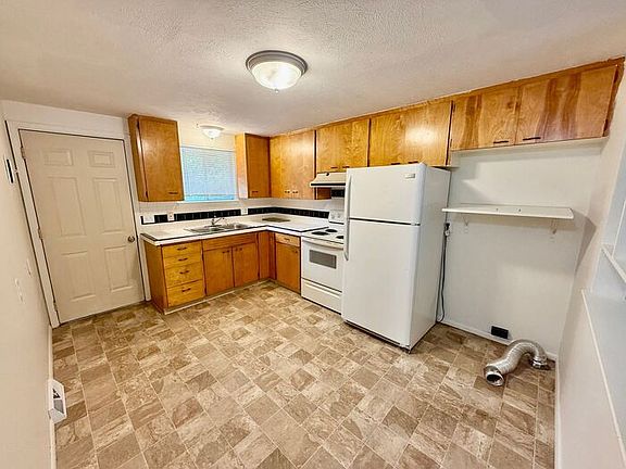5th image of 1083 Winona Dr