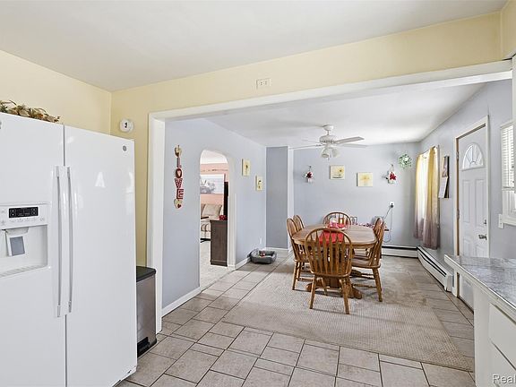 3rd image of 92 Hartley St