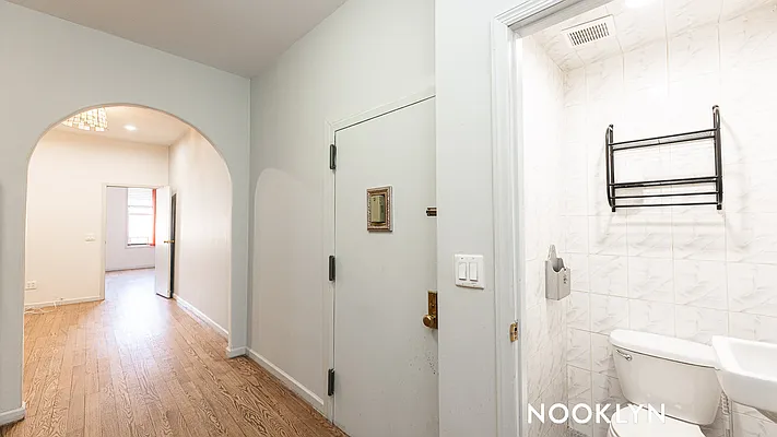 Rented by Nooklyn NYC LLC | media 11
