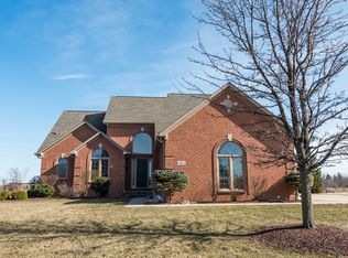 15168 Charring Cross Ln, Monroe, MI 48161
