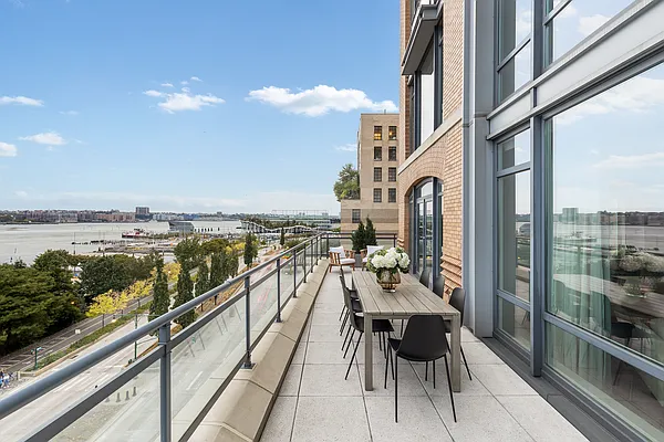 APARTMENT VOL.0〜12 セット 352 West 12th Street #1A in West Village, Manhattan | StreetEasy