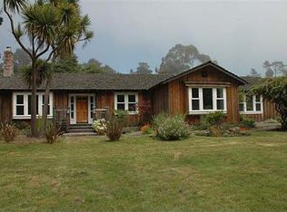 17555 E Kirtland Way, Fort Bragg, CA 95437