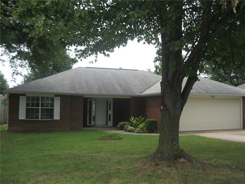 1st image of 1208 SE 21st St