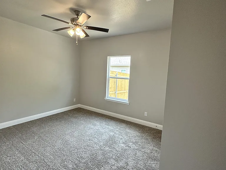 4120 Henderson St — Photo 9
