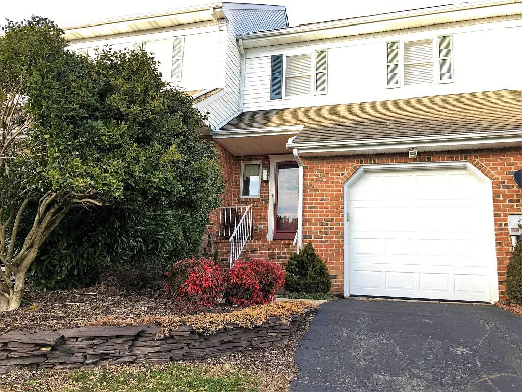 239 Providence Pl photo 1