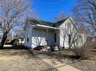 306 E 3rd St, Russell, KS 67665