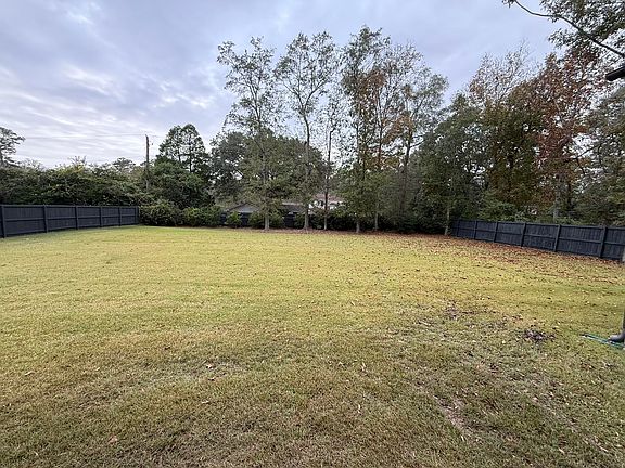 3rd image of 305 Ayers Cir