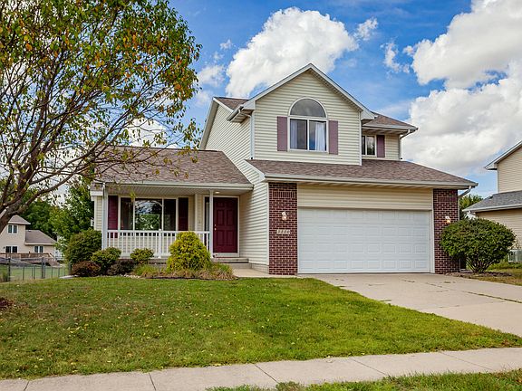 2nd image of 3110 SE Cherry Blossom Dr