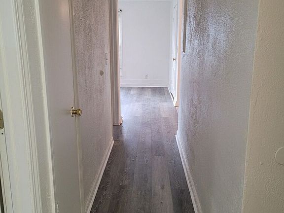 5th image of 325 E Sheffield Ave APT B