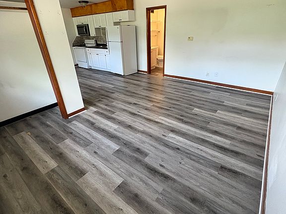 3rd image of 101 Zenith Dr APT 9
