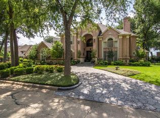 6217 Forest River Dr, Fort Worth, TX 76112